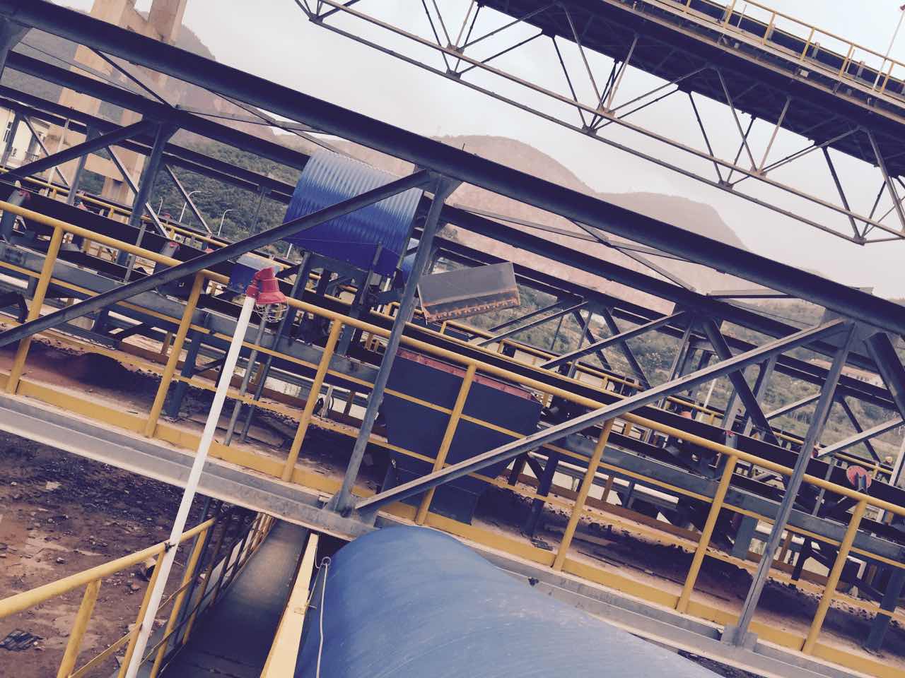 華新水泥（陽新）骨料有限公司碼頭皮帶機(jī)廊道封閉項目